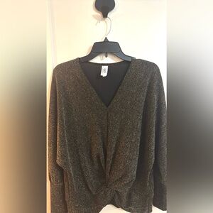 2 Hearts long sleeve top, size Large with knotted waist.